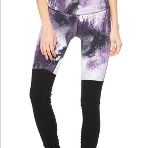 ALO Yoga Goddess Legging in Purple